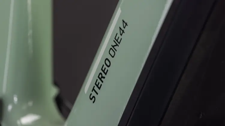 rower_cube_102370_stereo_hybrid_one44_hpc_race800_driedherbs_black_5.jpg